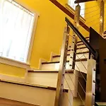 Walkable Elmwood Cottage, No Chores 2Bath 2Br 2Car